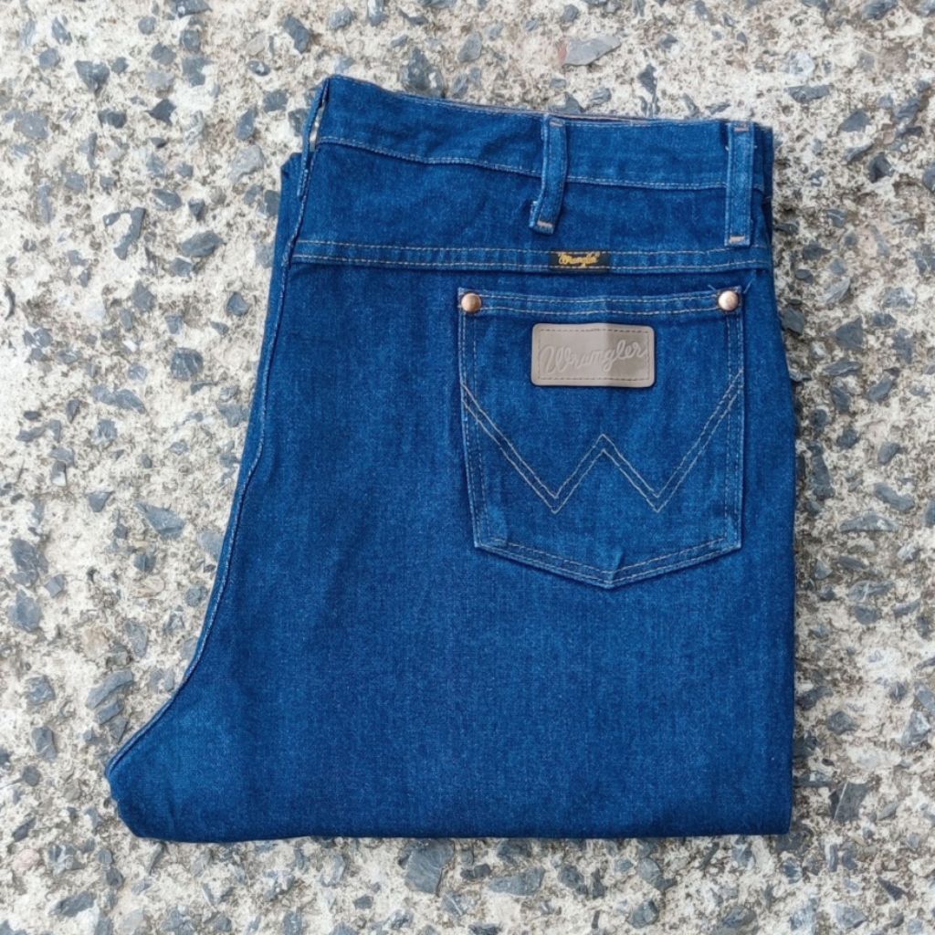 W5/39 กางเกงยีนส์มือสอง Wrangler รุ่น 936PWD เอววัดจริง 39.5" ยาวทั้งตัว 43" ปลายขา 9" ผลิต Nicaragu