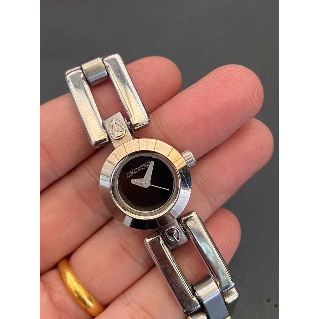 nixon NICE Lady ของแท้ มือสอง สภาพดี