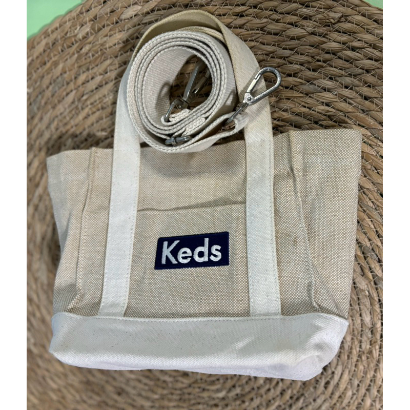 กระเป๋า KEDS 2WAY MINI TOTE BAG (ผ้า Canvas สีครีม-เปลือกไข่) 7นิ้ว (H) x 7นิ้ว(L) x 4นิ้ว(W) มือสอง