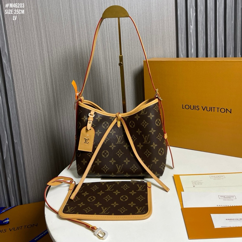 รุ่นใหม่ล่าสุดกระเป๋าถือและสะพายคางขนาด25cm 29cm สินค้างานไฮเอนด์หนังแท้สวยตรงปกพร้อมอุปกรณ์ครบ