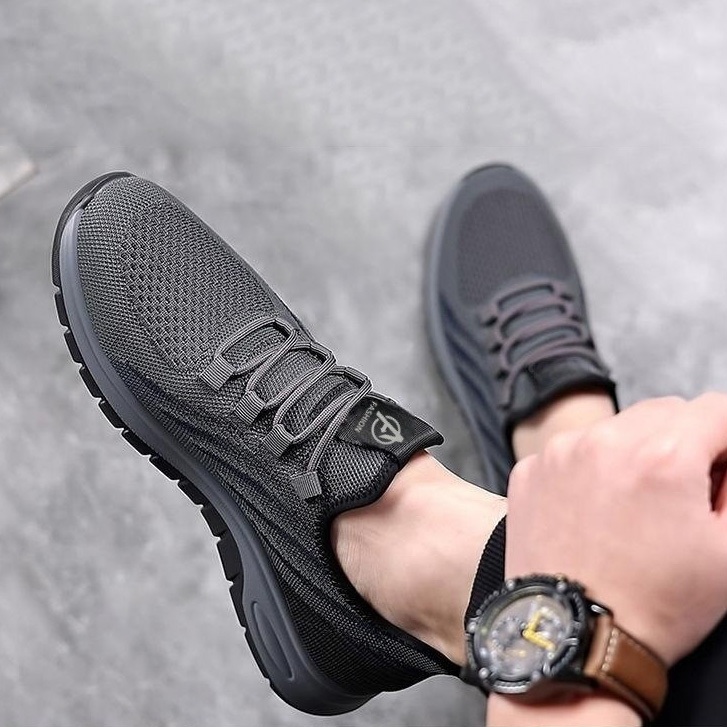รองเท้าผ้าใบผูกเชือกสำหรับผู้ชายผ้าตาข่ายถักระบายอากาศสวมใส่สบายและมีน้ำหนักเบา พื้นรองเท้ากันลื่นและทนทานต่อการสึกหรอ