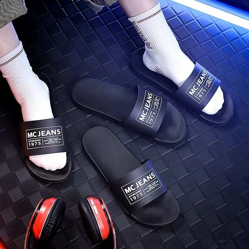 Mc JEANS รองเท้าแตะ แบบสวม รองเท้า Mc น้ำหนักเบา ใส่สบาย ใส่ได้ทั้ง ผู้ชาย และ ผู้หญิง