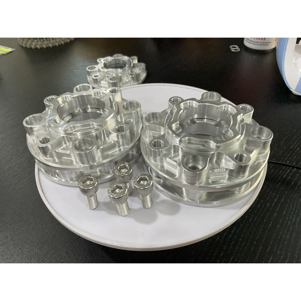 สเปเซอ รองดิสเบรค 4 ออก 4(พร้อมน๊อตเลส 4 ตัว)  สำหรับ HONDA W125บังลม W125S W125R ราคา ถูกที่สุด ดีลบีเคเค แกลเลอรีภาพที่ 4