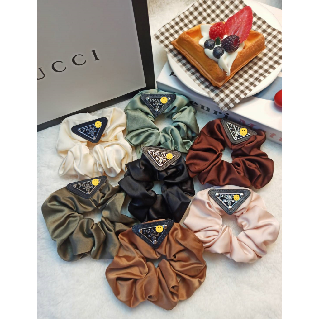 พร้อมส่งในไทย สีเยอะที่สุด ยางรัดผม โดนัทมัดผมสไตล์เกาหลี ลายแบรนด์ Pra** Guc** Chan** Celi** Lou**