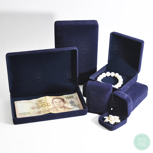 กล่องกำมะหยี่สีกรมแบบปูเรียบใส่ เครื่องประดับ ทอง พระเครื่อง เหรียญ เข็มกลัด ของชำร่วย ธนบัตร ได้อเนกประสงค์