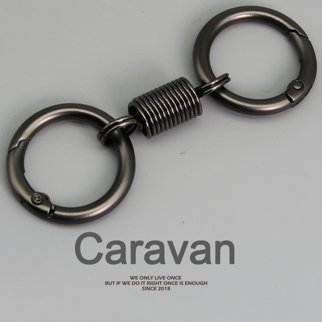 Caravan Crew Keychain พวงกุญแจ สเตนเลส ยืดหดได้ / หัวเข็มขัดป้องกันการสูญหาย เอวสปริง
