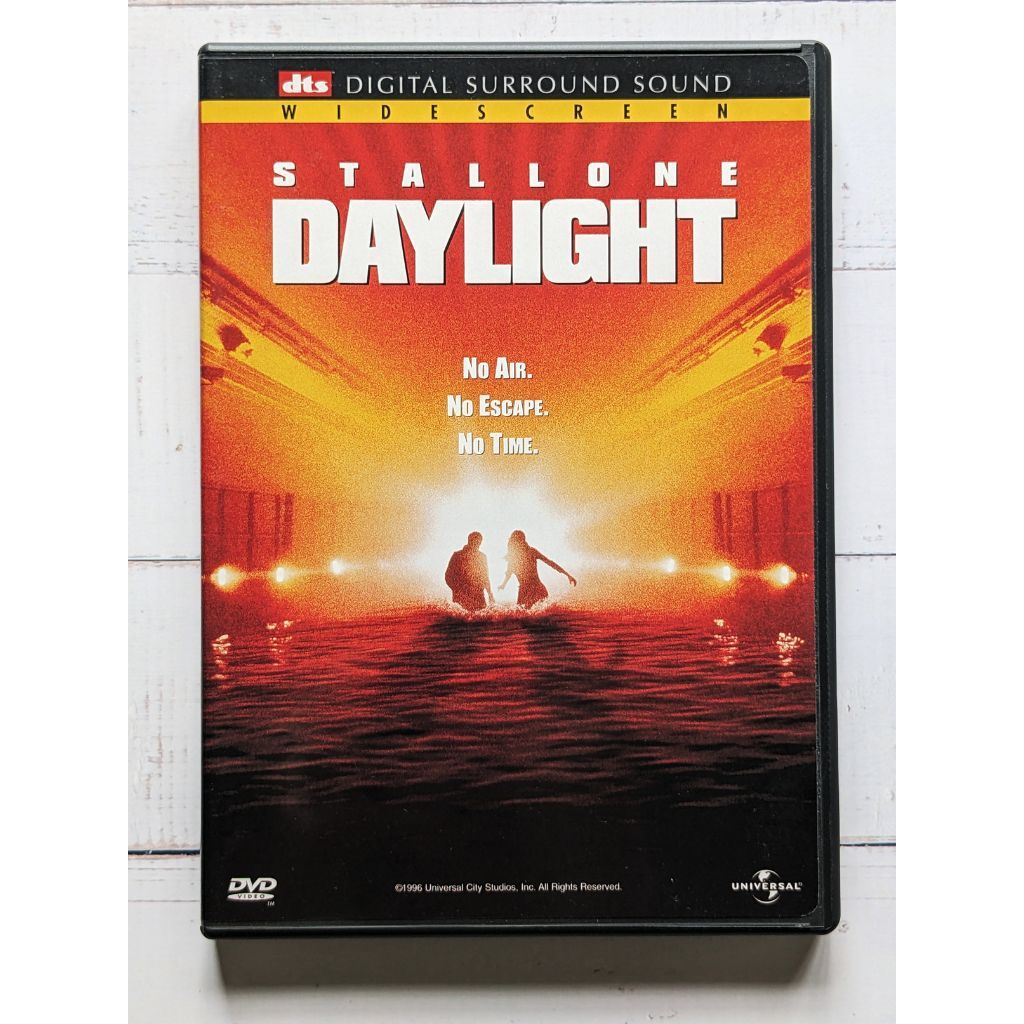 DVD ดีวีดี Daylight Widescreen Zone 1 เสียง DTS ไม่มีซับไทย ลิขสิทธิ์แท้ สภาพดี