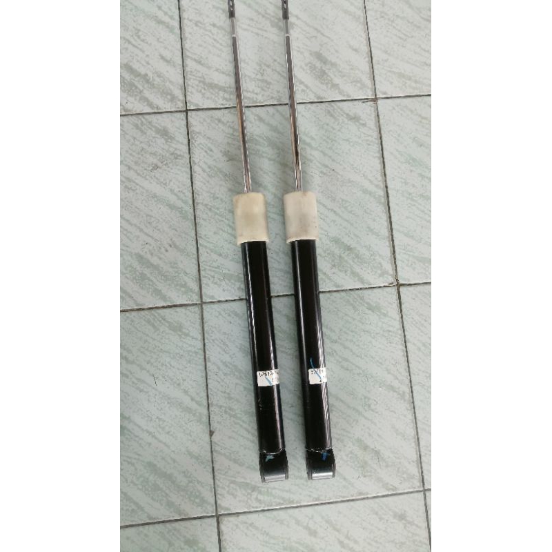 โช๊คหลัง Honda Jazz GK  แท้มือ2