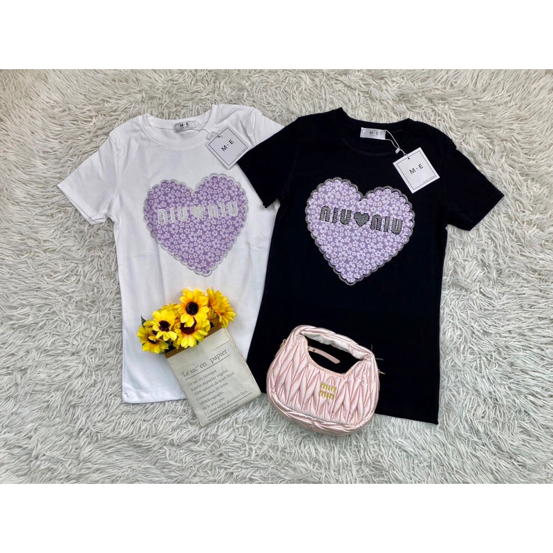 เสื้อยืดแขนสั้นป้ายME รีดเพชร ลายหัวใจม่วงMiu ผ้ายูนิโคล่