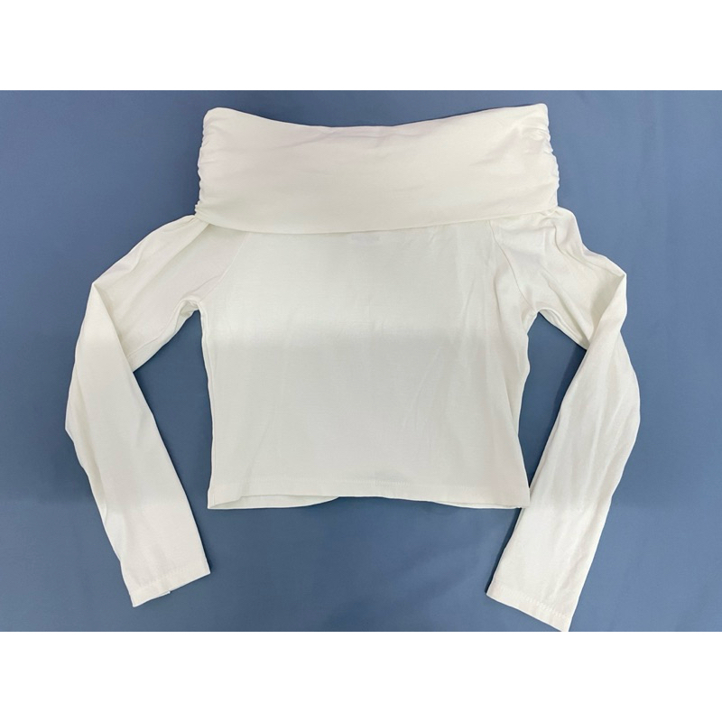 เสื้อปาดไหล่ใส่1ครั้ง ไม่มีตำหนิ ป้ายTopbasix