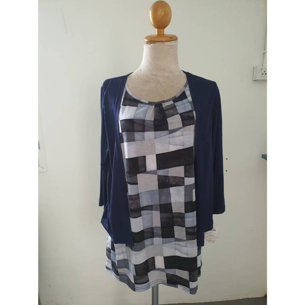 FF05664 เสื้อแฟชั่น สีน้ำเงินลาย ของใหม่ อก 38-40 นิ้ว