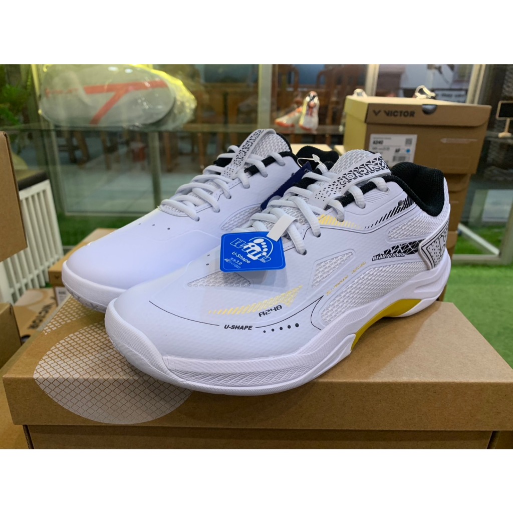 VICTOR รองเท้ากีฬาแบดมินตัน รุ่น A240