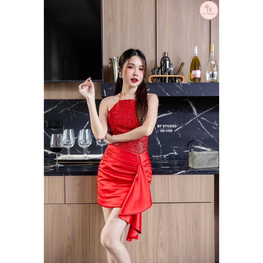BT 08-1199 เดรสสั้นปาร์ตี้แต่งสายผูกคอด้านหลัง อกเสริมฟองน้ำ ติดแทบกันลื่นที่ขอบอก  แต่งเนื้อผ้ากลิต
