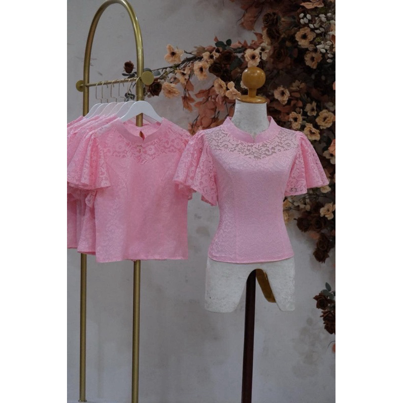 R36 เสื้อผ้าลูกไม้อิตาลี คอตั้ง ซิปซ่อนหลัง พร้อมส่ง