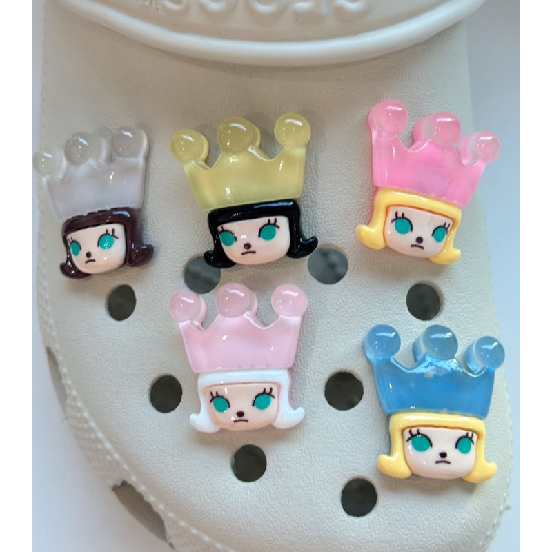 Jibbitz ตัวติดรองเท้าเรืองแสง พร้อมส่งในกทม น่าร้ากกกสุดฮิต!!