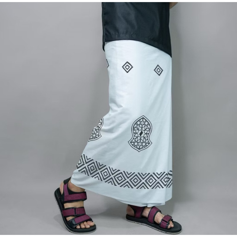 ผ้าโสร่งชาย พื้นดำและพื้นขาว สไตล์Wadimor aceh แบรนด์Katsae (งานปัก)ใหม่ล่าสุด พรีเมี่ยม