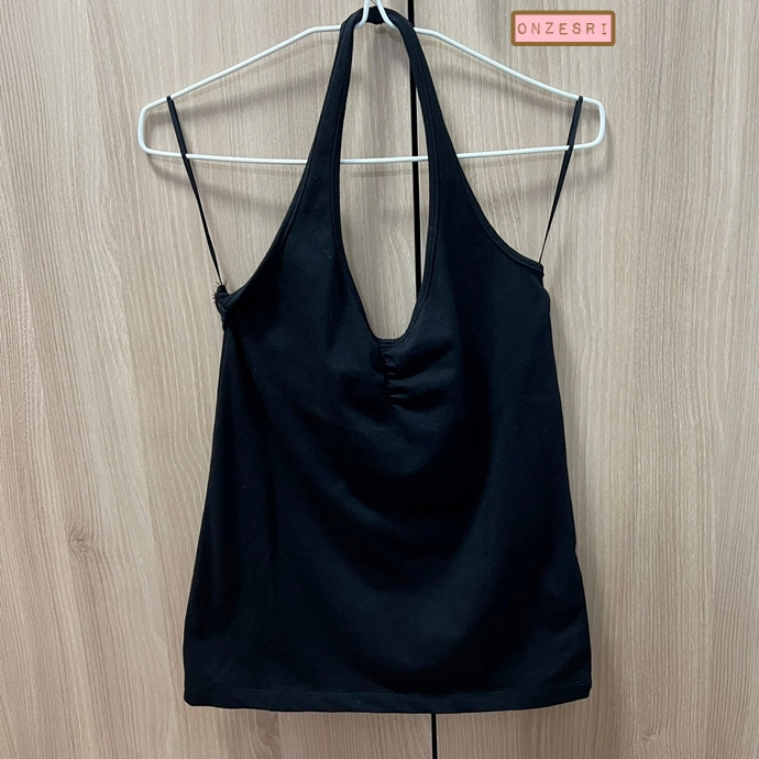 เสื้อคล้องคอสีดำแบรนด์ Cache Cache ไซส์  165/88A ของใหม่ไม่เคยใส่ ซักเก็บอย่างเดียว