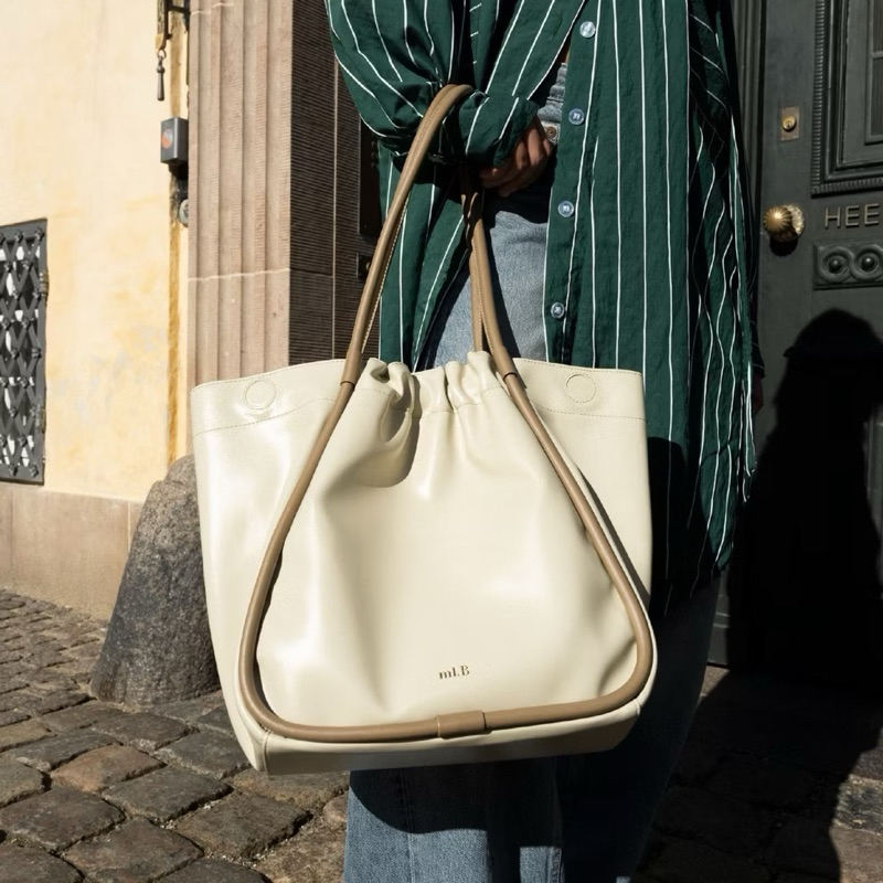 ส่งต่อ กระเป๋าแบรนด์ ml.B - RAVIOLI TOTE สี IVORY