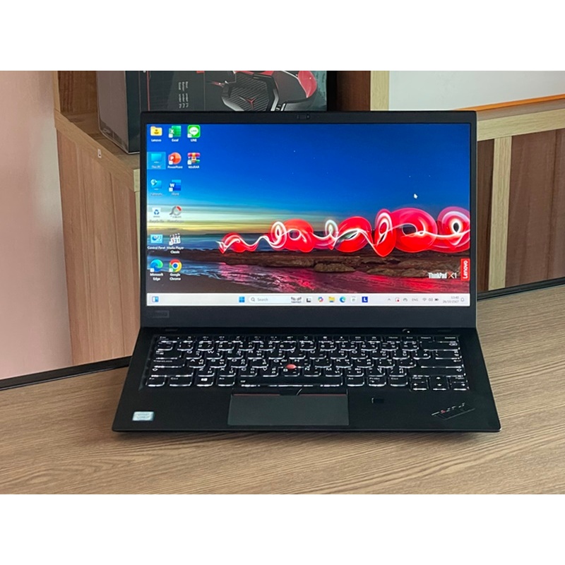 Lenovo ThinkPad X1 Carbon G6 i7-8550U SSD256GB RAM16GB Win 11 Pro คีย์ไฟ สินค้ามือสอง