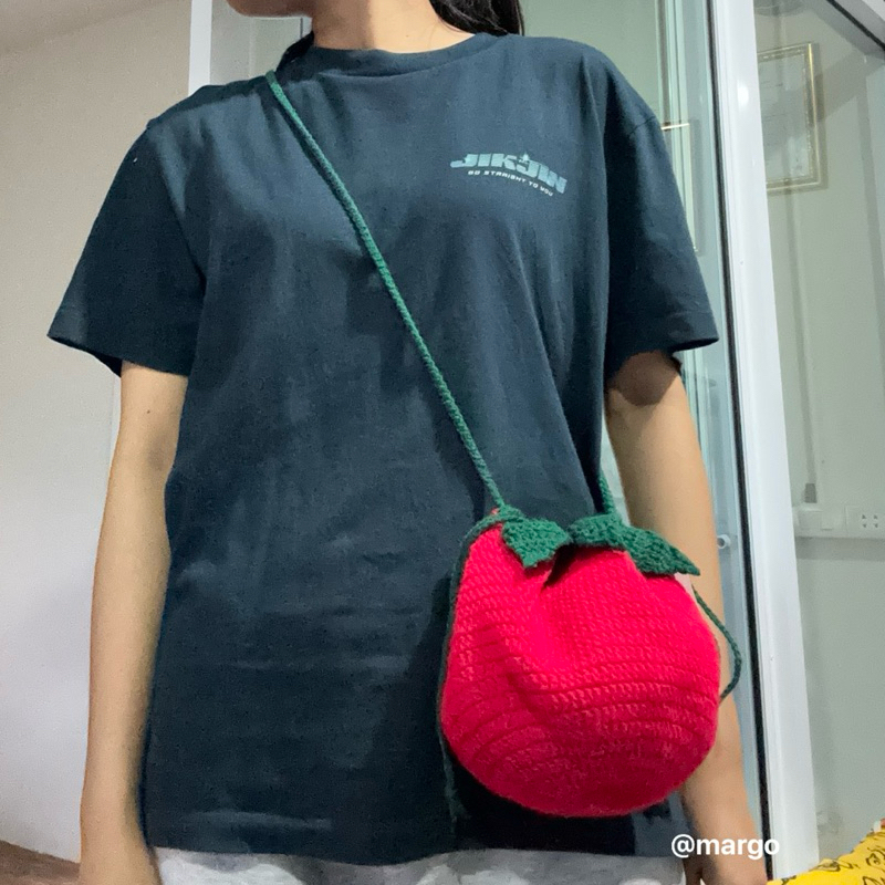 Tomato Pouch Bag 🍅🥫 กระเป๋ามะเขือเทศหูรูดไหมพรม ,กระเป๋ามะเขือเทศ,กระเป๋าไหมพรม,กระเป๋าสะพายข้าง,cross body 🧶