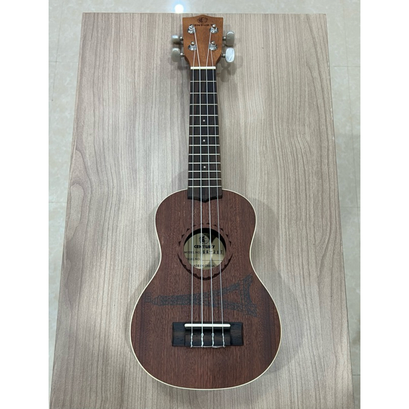 Ukulele ยี่ห้อ Century รุ่น UK-21T