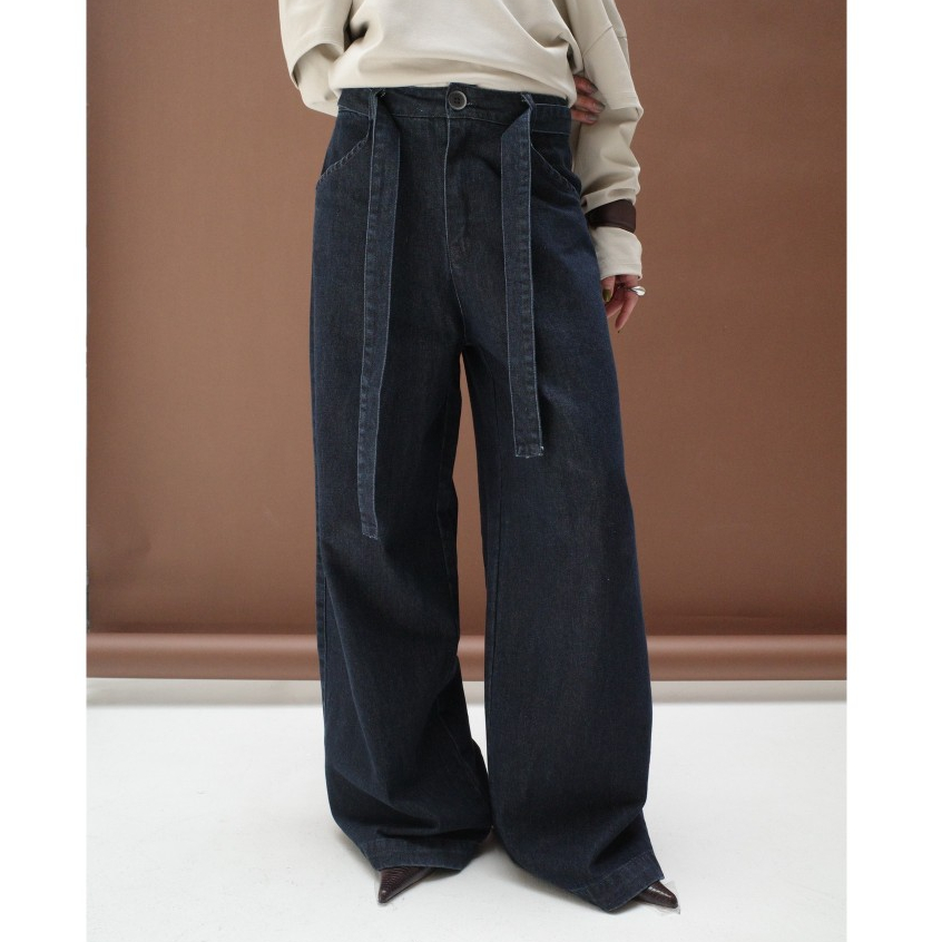 Akkara Studio - HELEN JEAN กางเกงยีนส์ขากระบอกตรง ทรงสวยมาก