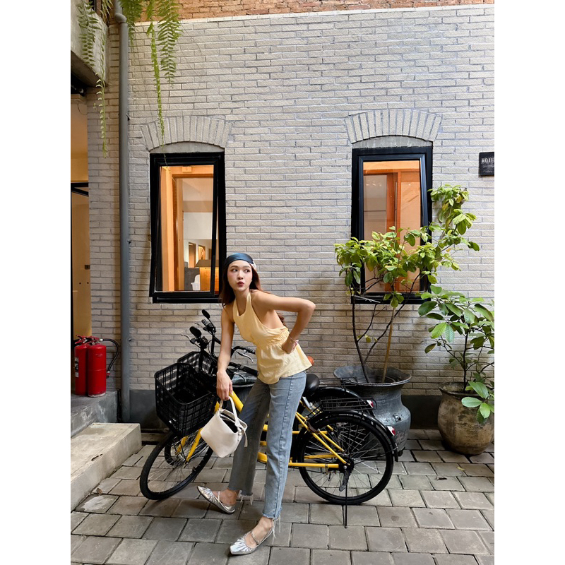 Bena top เสื้อเปิดหลังผ้าลินิน : Everydaylookk store