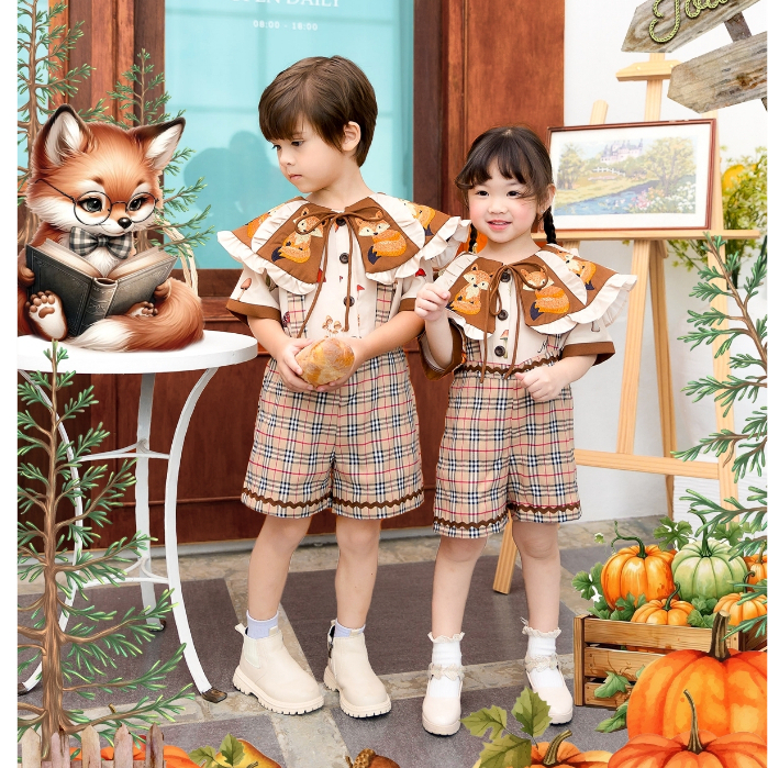 (Kids) ชุดเด็กผู้หญิงและผู้ชาย Fantastic Fox Set ชุดเซ็ต 2 ชิ้น เอี๊ยมกางเกงขาลายสก็อต + เสื้อแขนตุ๊กตาสั้น ปกงานปัก