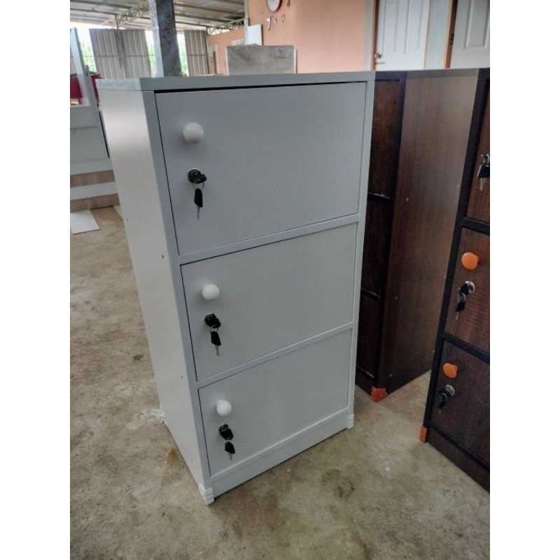 ตู้ล็อคเกอร์ 3 ชั้น มีบานปิดมีกุญแจ - รูปที่ 3