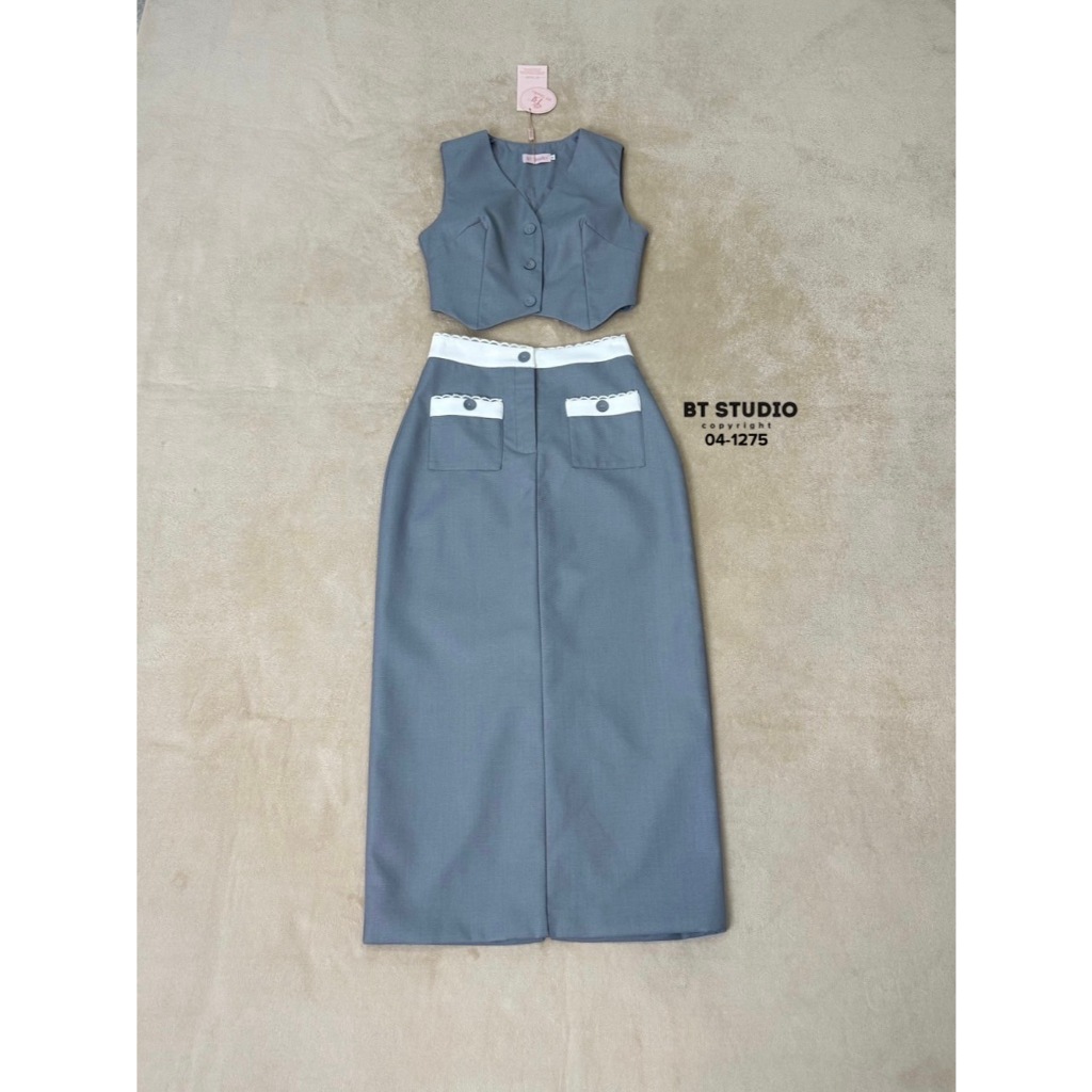 BT 04-1275 เซท 2 ชิ้น เสื้อแขนกุดเบเซอร์คอวีกกระดุมหน้าปลายชายหยัก มาพร้อมกระโปรงยาวแต่งขอบเอวสีขาวตัด และฝากระเป๋า แต่ง