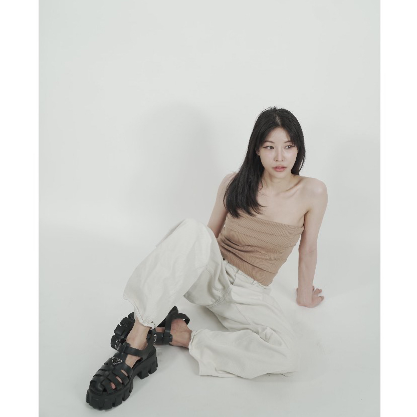 (HOT ITEM) MILE END TOP (เกาะอกดีเทลเส้น)