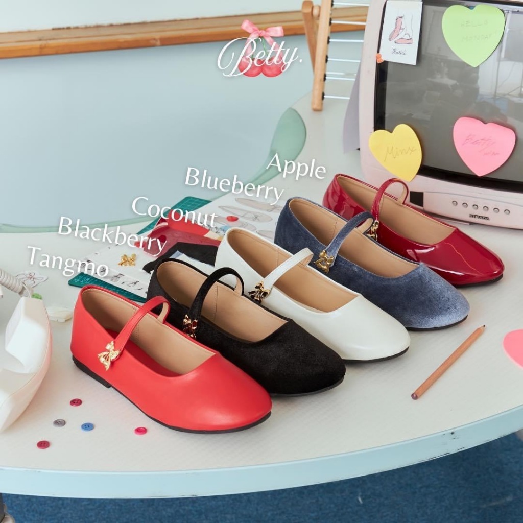 Minx รุ่น Betty รองเท้า Maryjane ประดับเชอร์รี่โบว์สีทอง