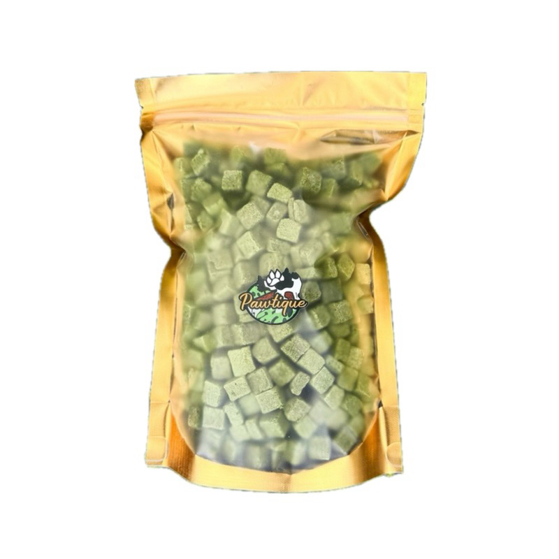 หญ้าแมวฟรีซดราย 200 กรัม Pawtique หญ้าแมวผสมอกไก่ Freeze Dried 100% ขนมแมว ขนมฟรีซดราย