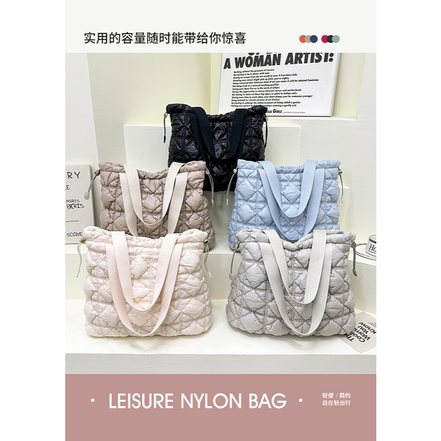 กระเป๋ารุ่น weekender มีของพร้อมส่ง ขนาด18นิ้ว ตัวกระเป๋ายืดได้ นุ่ม น้ำหนักเบา