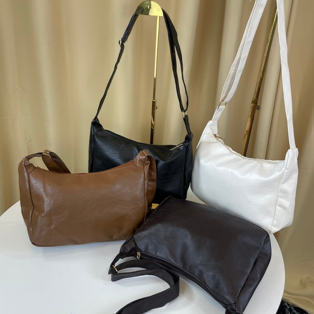 Fashion กระเป๋าหนัง PU สะพายข้าง ปรับสายได้ จุของได้เยอะ แฟชั่นใหม่ พร้อมส่งในไทย B-984