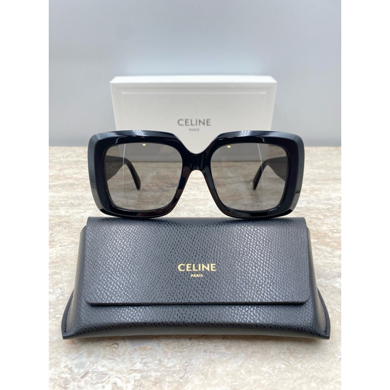 CELINE sunglasses 💯% รุ่น CL40263F สี BLACK ทรงเหลี่ยมโอเวอร์ไซส์ กรอบดีไซน์สวยดูมีมิติสุดๆ