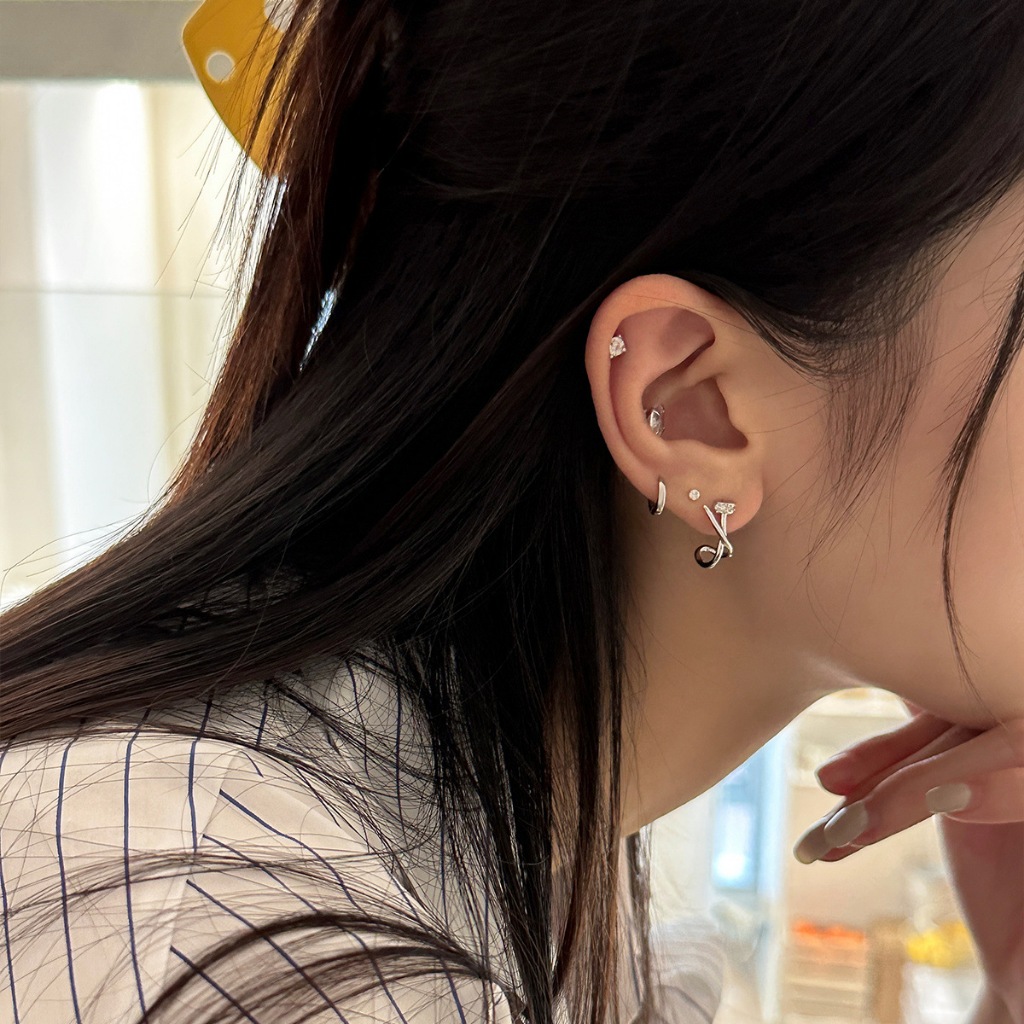 Vnox ต่างหูสตั๊ดสีทองสำหรับผู้หญิง ต่างหูโลหะสีทอง เครื่องประดับหูแฟชั่นที่ไม่ซีดจาง ของขวัญ