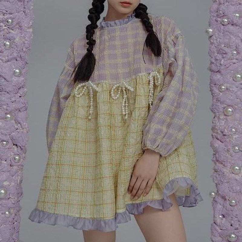 มินิเดรสคอปีนแขนยาวทรงปล่อยดีเทลมีโบว์มุกสุดคิ้วทึ Plaid Flowers Thin Thickened Mini Dress งานจริง 2 รูปสุดท้ายค่ะ