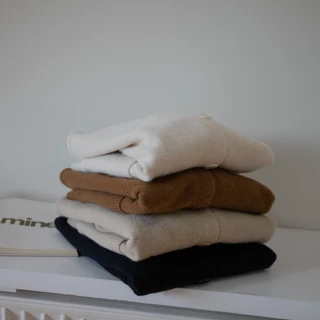 Mackie loose cardigan คาร์ดิแกนตัวหนาาา oversize มาแล้วววว รุ่นนี้ผ้านุ่มมมฟูมาก ผ้ารุ่นนี้ไม่บางเลยสามารถกันหนาว