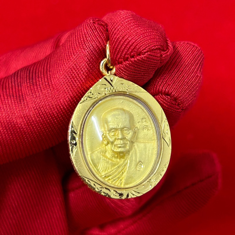 จี้หลวงปู่ทวด วัดช้างไห้ รุ่นเสาร์5 งานช่างทอง