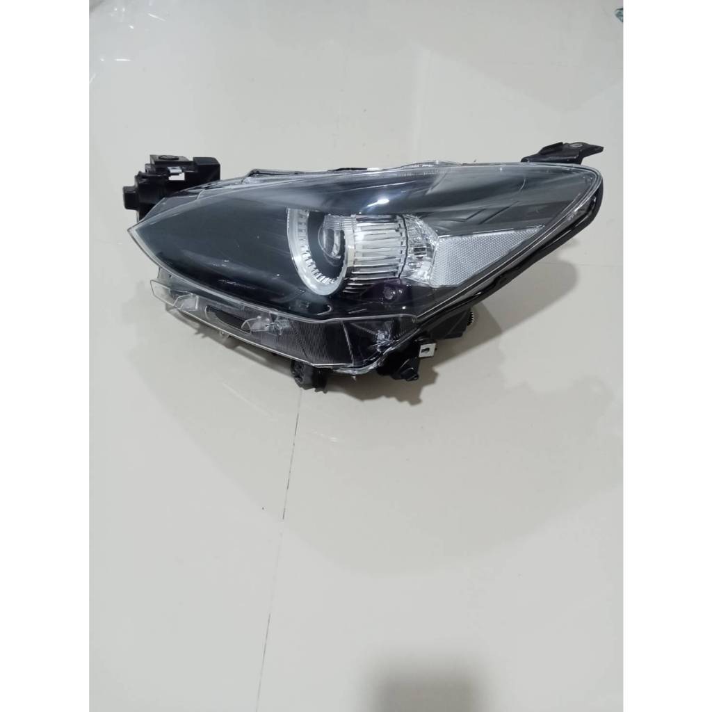 ไฟหน้ามาสด้า 2 Mazda2 ของแท้ 2019-2021 ข้างซ้ายฝั่งคนนั่ง