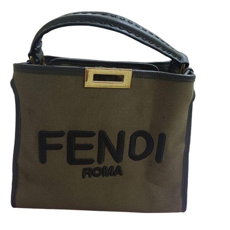 กระเป๋ามือสอง แบรนด์ Fendi Roma