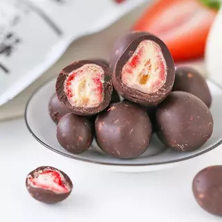 ช็อคโกแลตสอดไส้เนื้อสตอเบอรี่ Chocolate Truffle ช็อคสตอเบอรี่