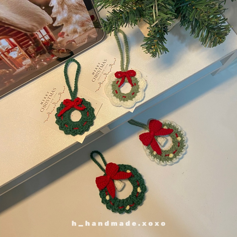 h_handmade.xoxo | พวงกุญแจไหมพรมคริสต์มาส christmas wreath