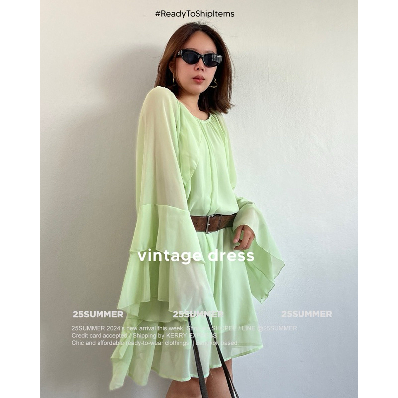 R95 - เดรสระบายสีเขียว Vintage dress