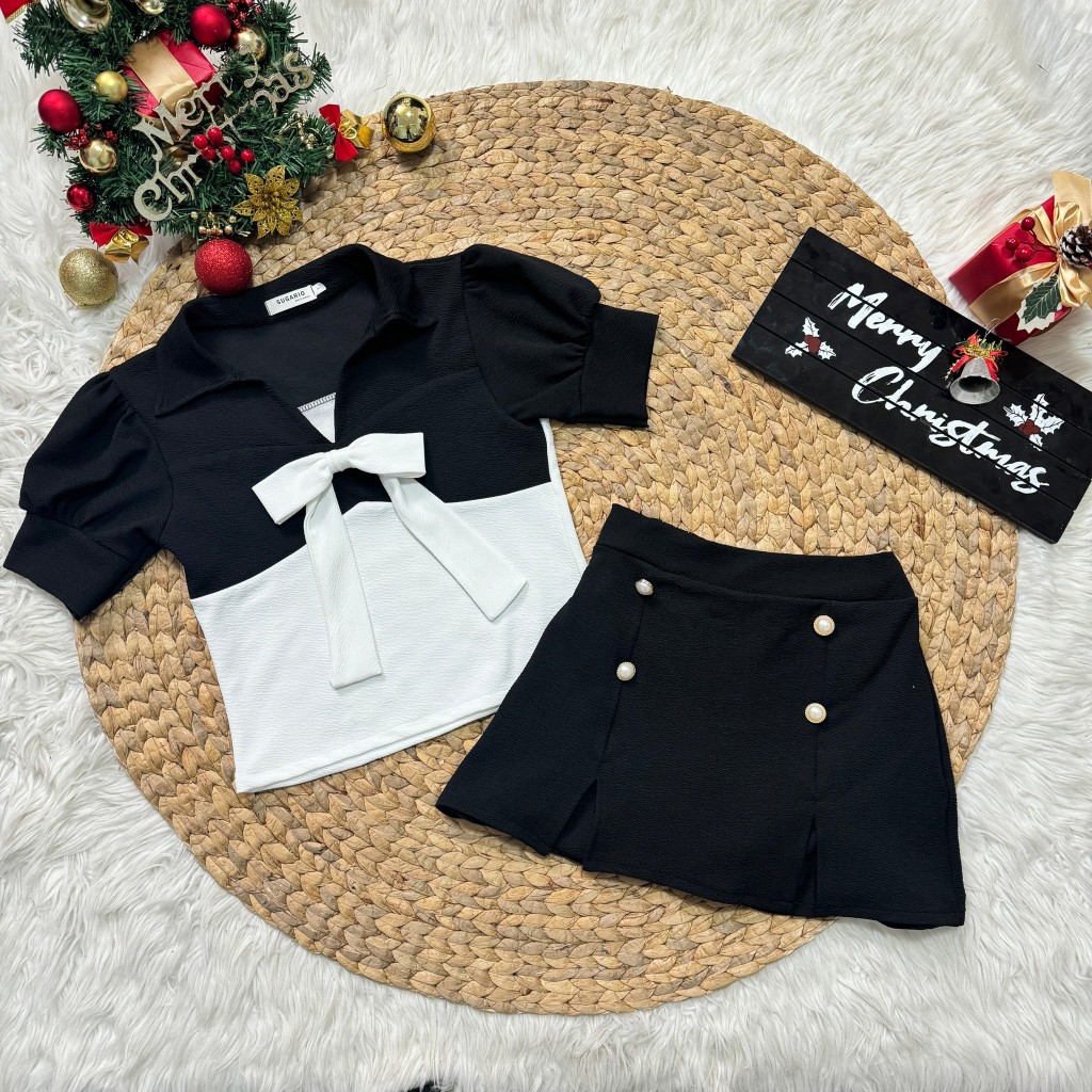พร้อมส่ง ชุดเซตสั้นกางเกงกระโปรงผ้าวูลเวฟทรูโทน เสื้อแขนตุ๊กตาคอปกแต่งโบว์หน้า+กางเกงกระโปรงแต่งกระดุมมุกหน้า