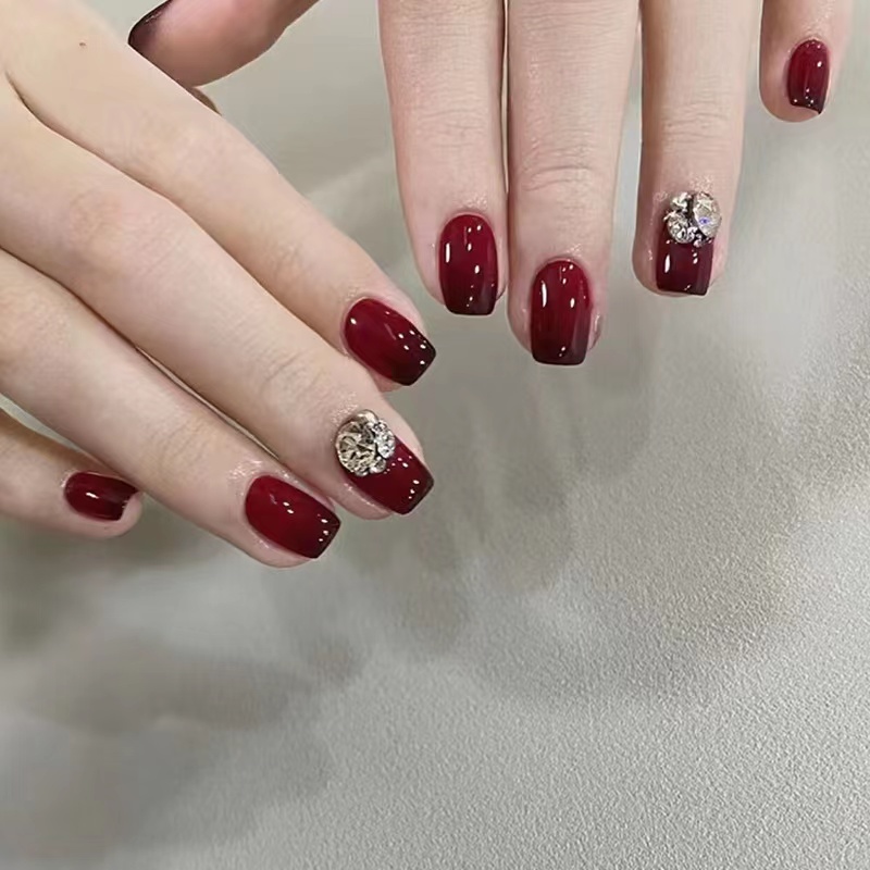 ทำเล็บ[DD205]เล็บแฟชั่น  สไตล์ฝรั่งเศส แฟลชเจาะ เล็บปลอม