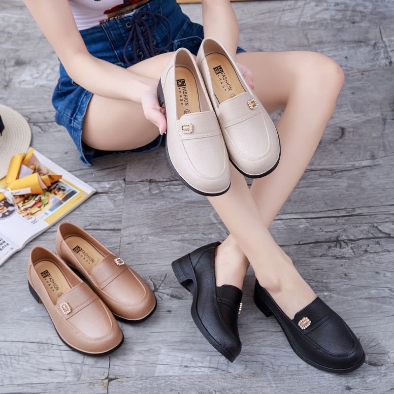 รองเท้าคัชชูหนังนิ่มหัวมน ส้นตึก สูง3-5 cm  2507
