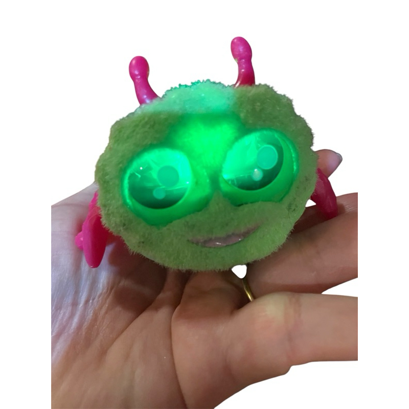 Yellies! Frizz; Voice-Activated Spider Pet; Ages 5 and Up