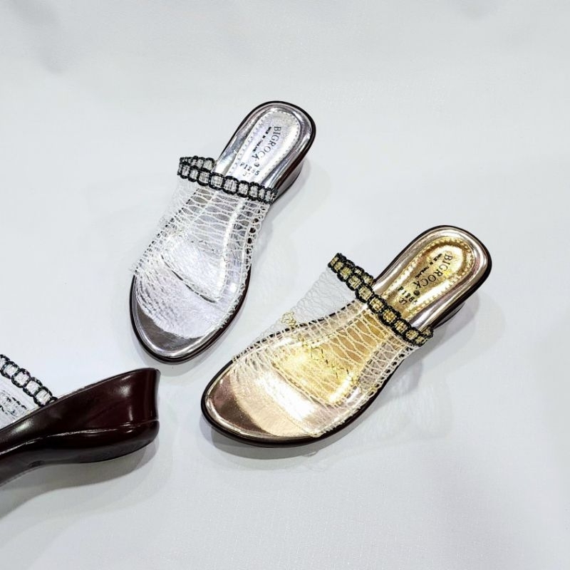 รองเท้าสวมตาข่ายเงินทองสวยหรูเบาใส่สบาย by here_shoe_shop